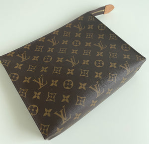 Louis Vuitton toiletry 26