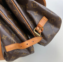 Load image into Gallery viewer, Louis Vuitton Saumur 35