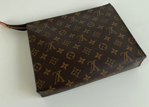 Louis Vuitton toiletry 26