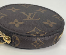 Load image into Gallery viewer, Louis Vuitton round coin purse monogram