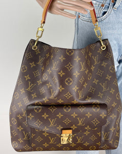 Louis Vuitton metis hobo