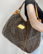 Load image into Gallery viewer, Louis Vuitton galliera GM