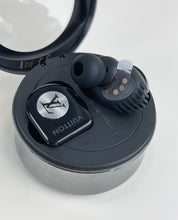 Load image into Gallery viewer, Louis Vuitton Horizon Wireless earphones black