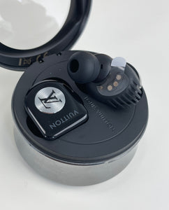 Louis Vuitton Horizon Wireless earphones black