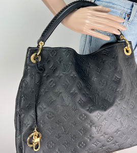 Louis Vuitton artsy MM monogram black empreinte leather