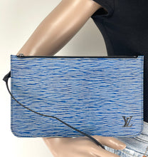 Load image into Gallery viewer, Louis Vuitton epi pochette blue denim