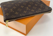 Load image into Gallery viewer, Louis Vuitton etui voyage pm in monogram
