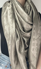 Load image into Gallery viewer, Louis Vuitton classique monogram shawl in verone