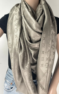 Louis Vuitton classique monogram shawl in verone