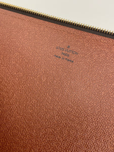 Louis Vuitton poche documents