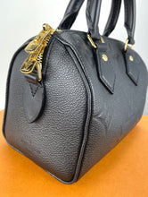 Load image into Gallery viewer, Louis Vuitton speedy 20 empreinte bandouliere noir
