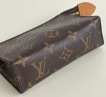 Load image into Gallery viewer, Louis Vuitton toilerty 15