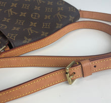Load image into Gallery viewer, Louis Vuitton musette salsa in monogram