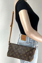 Load image into Gallery viewer, Louis Vuitton Trotteur crossbody