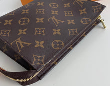 Load image into Gallery viewer, Louis Vuitton toiletry 19