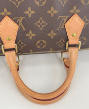 Load image into Gallery viewer, Louis Vuitton speedy 30 in monogram