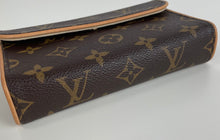 Load image into Gallery viewer, Louis Vuitton pochette florentine