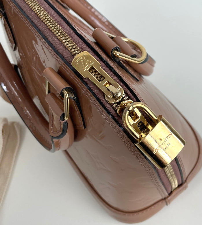 Louis Vuitton Lv Alma BB vernis new Leather ref.214557 - Joli Closet