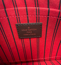 Load image into Gallery viewer, Louis Vuitton pochette in damier ebene