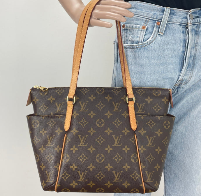 Louis Vuitton totally PM in monogram