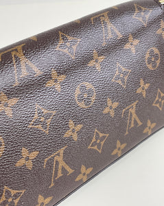 Louis Vuitton pochette felicie in monogram canvas