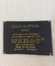Load image into Gallery viewer, Louis Vuitton shine shawl white/gold