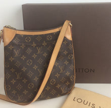 Load image into Gallery viewer, Louis Vuitton odeon pm