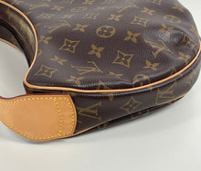 Load image into Gallery viewer, Louis Vuitton croissant MM