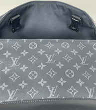 Load image into Gallery viewer, Louis Vuitton messenger PM voyager