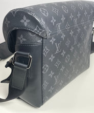 Load image into Gallery viewer, Louis Vuitton messenger PM voyager