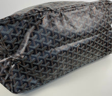 Load image into Gallery viewer, Goyard St Louis GM tote in noir with pochette