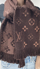 Load image into Gallery viewer, Louis Vuitton logomania shine scarf