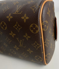 Load image into Gallery viewer, Louis Vuitton toiletry king size