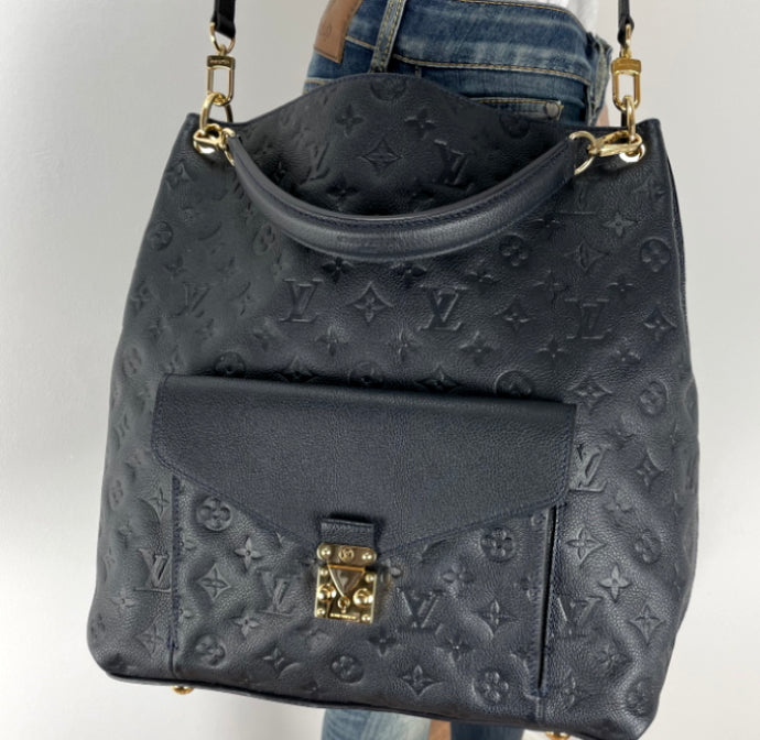 Louis Vuitton metis hobo in empreinte leather