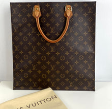 Load image into Gallery viewer, Louis Vuitton sac plat monogram