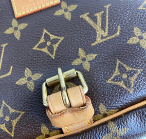 Louis Vuitton saumur 30 monogram messenger bag