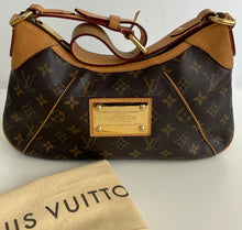 Load image into Gallery viewer, Louis Vuitton Thames pm in monogram