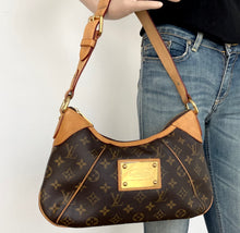 Load image into Gallery viewer, Louis Vuitton Thames pm in monogram