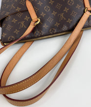 Load image into Gallery viewer, Louis Vuitton totally MM