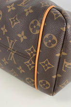 Load image into Gallery viewer, Louis Vuitton totally MM