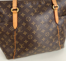 Load image into Gallery viewer, Louis Vuitton totally MM