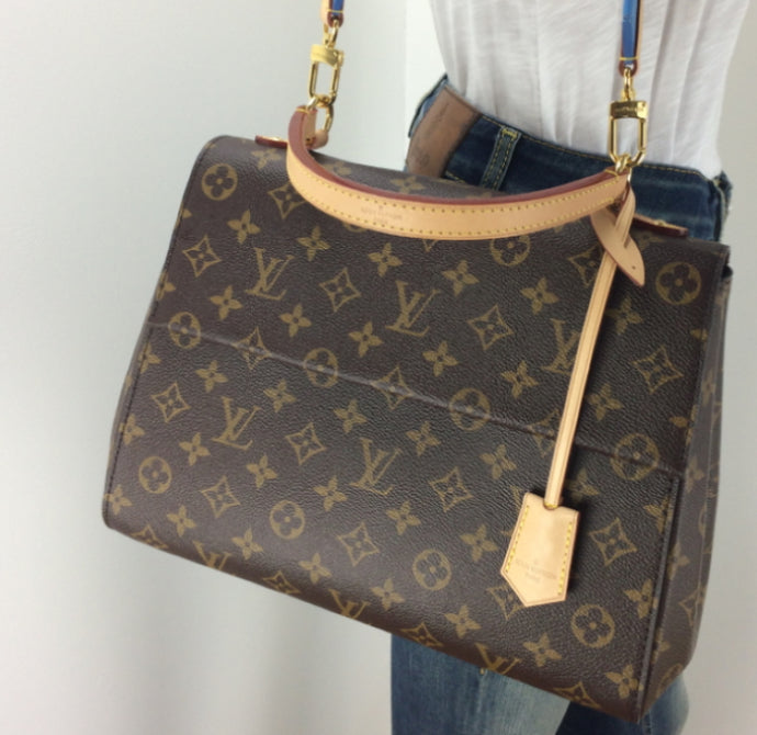 Louis Vuitton Cluny MM monogram