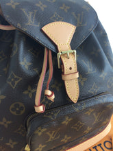 Load image into Gallery viewer, Louis Vuitton montsouris MM