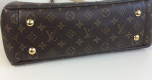 Louis Vuitton pallas chain shopper tote
