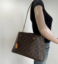 Load image into Gallery viewer, Louis Vuitton montaigne MM