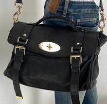 Load image into Gallery viewer, Mulberry black alexa satchel