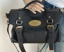 Load image into Gallery viewer, Mulberry black alexa satchel