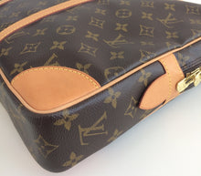 Load image into Gallery viewer, Louis Vuitton porte documents voyage