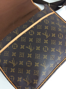 Louis Vuitton bosphore GM messenger bag