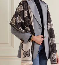 Load image into Gallery viewer, Gucci GG jacquard wool scarf black /ivory